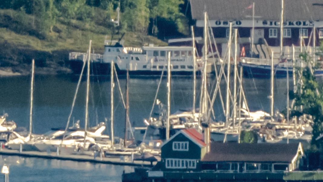 Seilbåter åtte kilometer unna, ett enkelt bilde